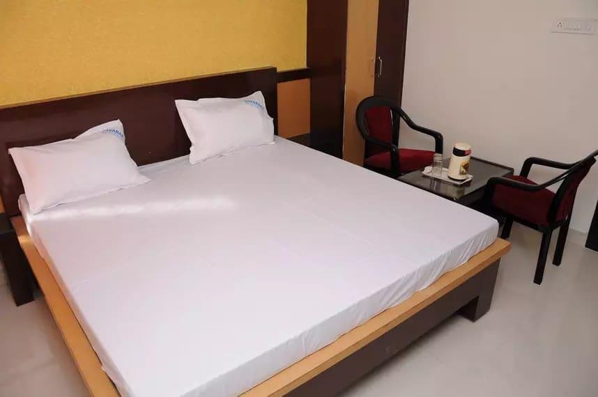Hotel Dwaraka Residency Kākināda Exterior foto